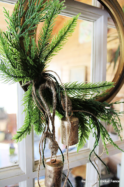 How to Make a Simple Elegant Wreath for Christmas