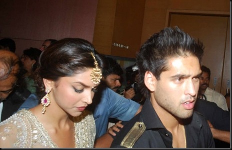 3Deepika padukone and Siddharth Mallya at IIJW 2010