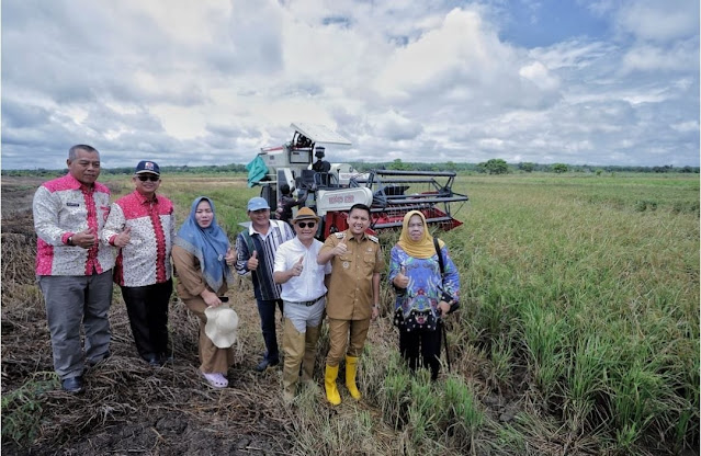 Paslon Petahana Panca-Ardani Sosialisasikan Program Intensifikasi dan Ekstentifikasi Pertanian Padi