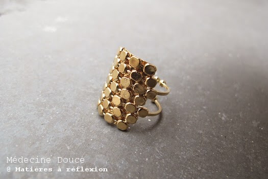 Bague doré Médecine Douce bijoux - nid d'abeille