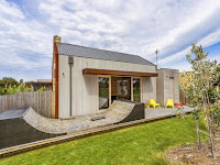 Australian Family House Design Combines The Best Of Bright And Sunny Oceanside Style And Contemporary Design Cues