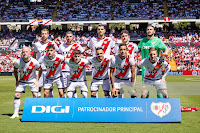 RAYO VALLECANO DE MADRID. Temporada 2022-23. Lejeune, Santi Comesaña, Catena, Camello, Dimitrievski. Isi Palazón, Óscar Valentín, Fran García, Álvaro García, öscar Trejo y Balliu. RAYO VALLECANO DE MADRID 2 VALENCIA C. F. 1 Sábado 10/09/2022, 14:00 horas. Campeonato de Liga de 1ª División, jornada 5. Madrid, Estadio de Vallecas: 12.085 espectadores. GOLES: 1-0: 5’, Isi Palazón. 2-0: 52’, Nico González, en propia puerta. 2-1: 90+3’, Mouctar Diakhaby.