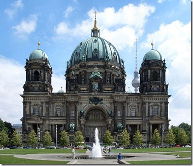 695px-2006_Berliner_Dom_Front