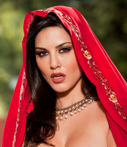 Sunny Leone In A Red Sari