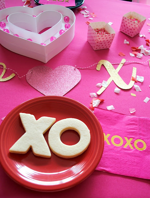 Galentine's Cookie Decorating Party- for more inspiration head to www.fizzyparty.com 