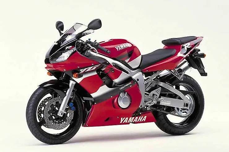 Yamaha R6: A Rider's Dream - Where Lightweight Meets Lightning Fast