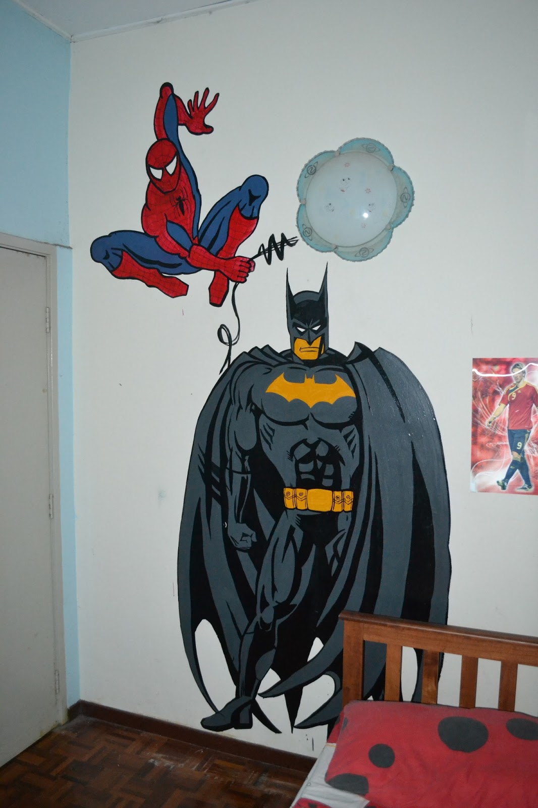 BIOGRAFI FAIZAL YUSUP Lukisan Batman  dan Spiderman di 