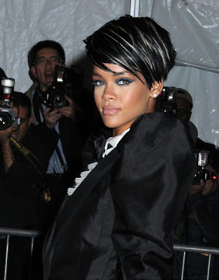 rihannas new hairstyle. Rihanna#39;s Latest Short Haircut