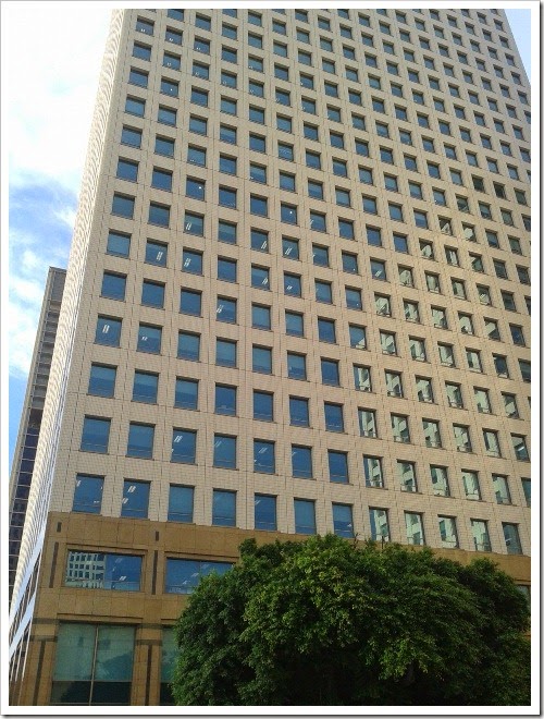 Gedung-sentral-senayan