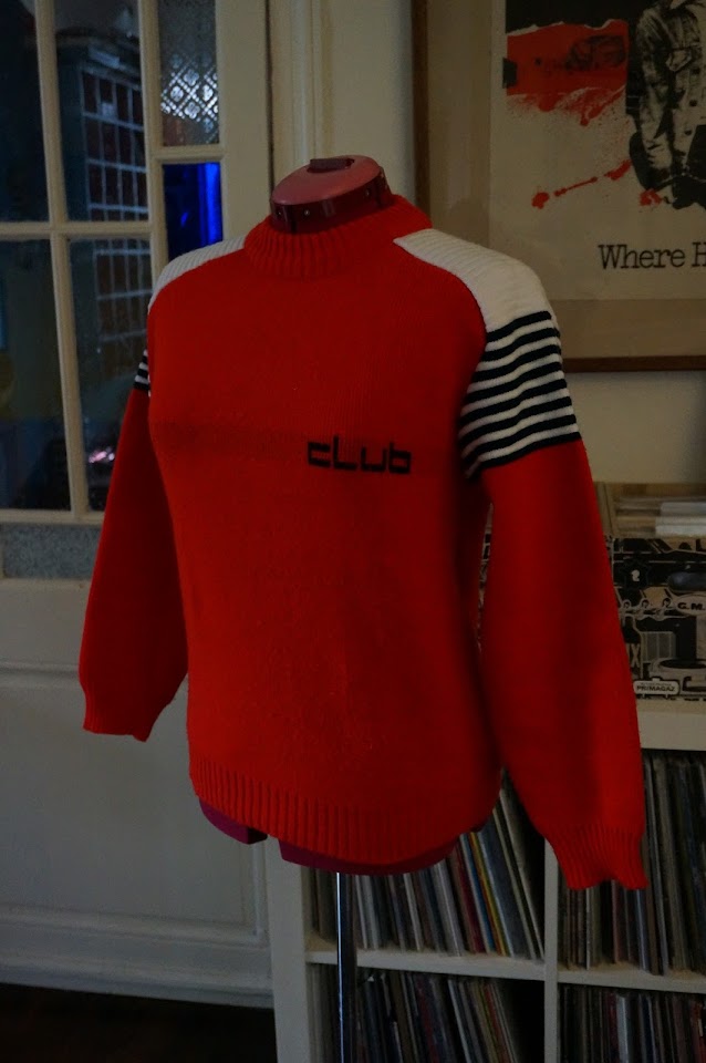 un pull de ski années 70  70s ski sweater 1970s red white blue