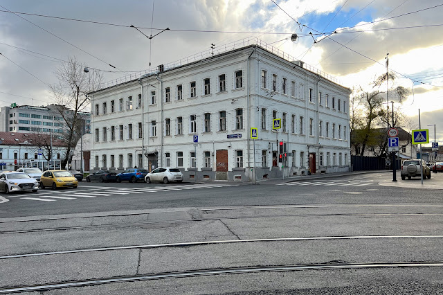 Нижняя Красносельская улица, Ольховская улица, жилой дом 1878 года постройки