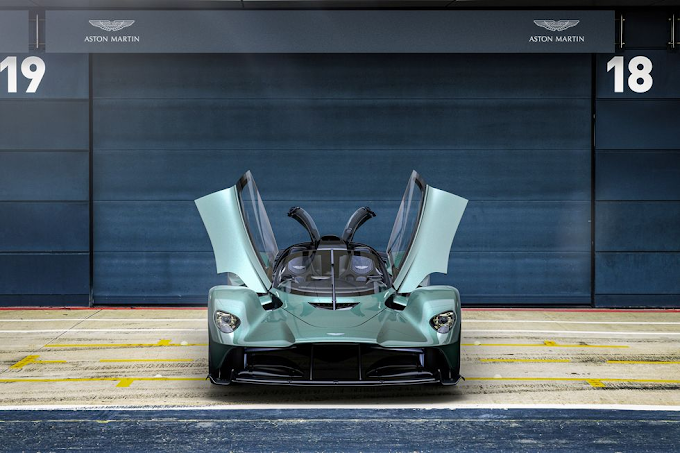 Aston Martin's 1139-HP Valkyrie Spider Loses Roof, Gains Thrills