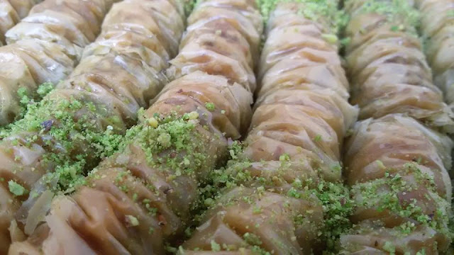 أصابع البقلاوة بالفستق سهلة التحضير لذيذة المذاق Fingers baklava with pistachio ( بدقة 1080 HD )