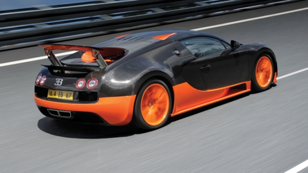 The Veyron SS broke the production car land speed record at an unbelievable