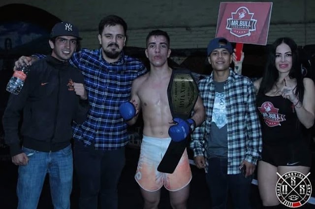 Jóvenes tepatitlenses  triunfan en artes marciales