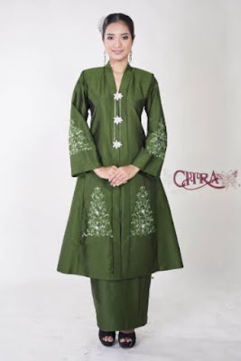 Baju kurung cekak musang