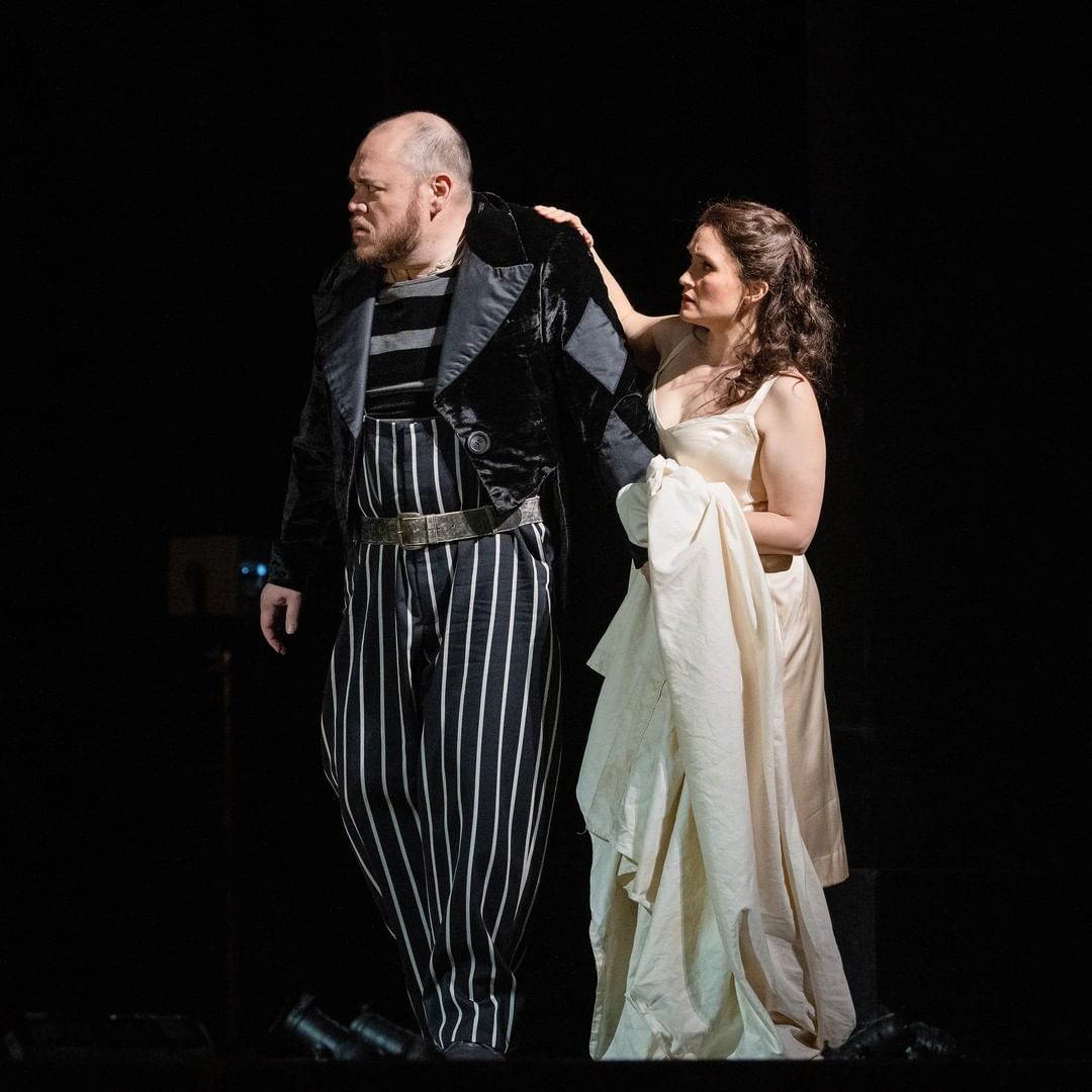 IN REVIEW: baritone QUINN KELSEY as Rigoletto (left) and soprano ERIN MORLEY as Gilda (right) in The Metropolitan Opera's 2022 production of Giuseppe Verdi's RIGOLETTO [Photograph by Jonathan Tichler, © by The Metropolitan Opera]