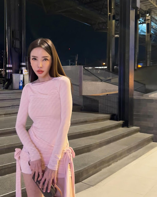 Kate Methawi – Most Beautiful Thailand Transgender Girl Night Dress Instagram Photo