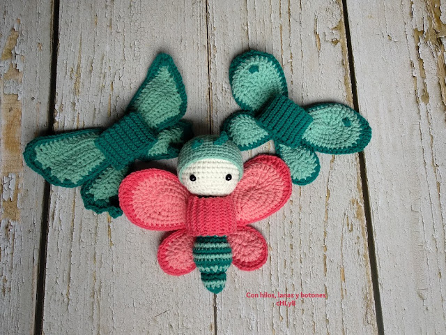 Con hilos, lanas y botones: mariposa amigurumi (patrón Lalylala)