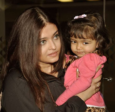 Aaradhya Bachchan Snapped at New York Airport