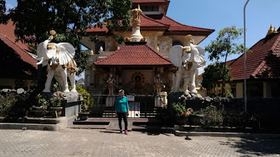 Peribadatan Puja Mandala Bali