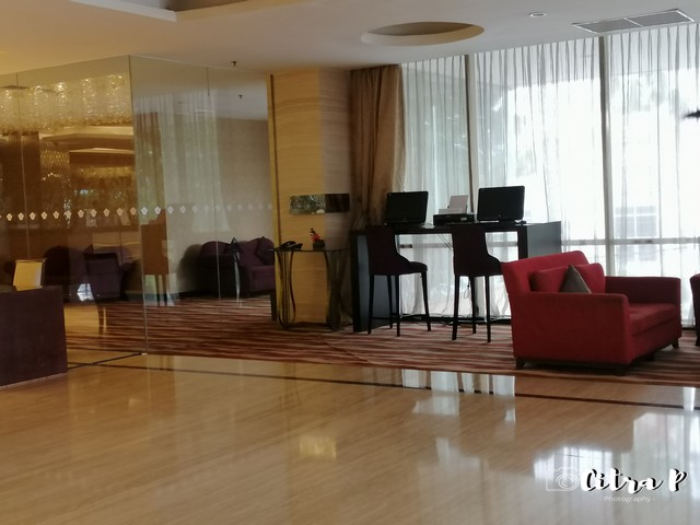 hotel wyndham surabaya