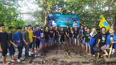 Tantangan Perubah Iklim, Harlah PMII Tanam Pohon Mangrove dan Diskusi Terbatas dengan Aktivis Lingkungan