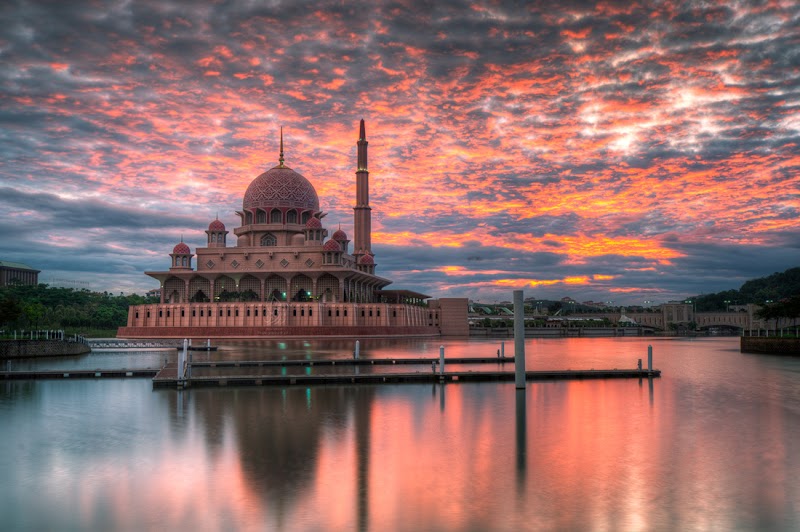 21+ Top Konsep Putra Mosque