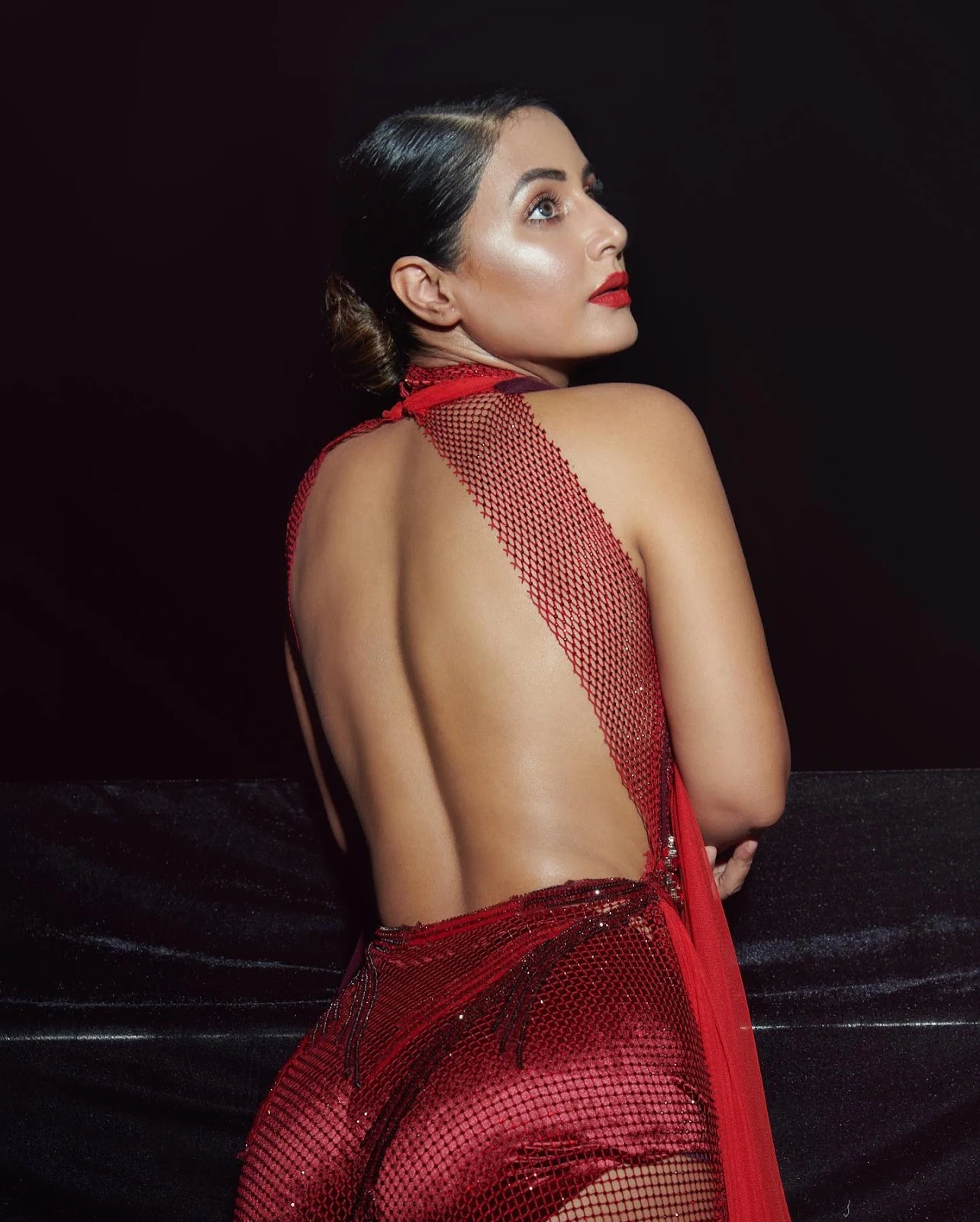 hina khan sexy back sheer red outfit