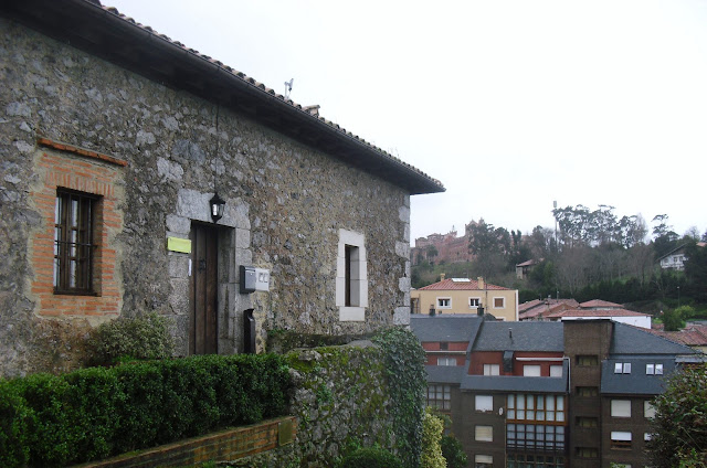 Albergue de Peregrinos La Peña en Comillas