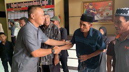  Brimob Bone Bagi-bagi Daging Kurban, Ini Sasarannya
