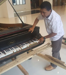 Tukang Service Piano, Jasa Service Piano, Service Piano