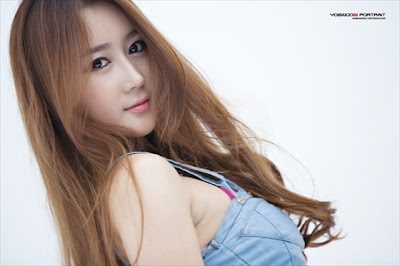 Foto Model Cantik Korea, Han Chae I - Ada Yang Asik