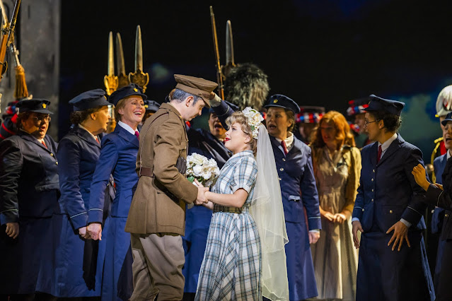 Gilbert & Sullivan: The Yeomen of the Guard - Anthony Gregory, Alexandra Oomens- English National Opera (Photo Tristram Kenton)