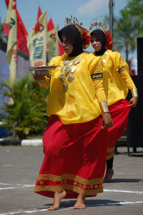 ARTI WARNA  PADA BAJU  BODO  Kata Ilmu