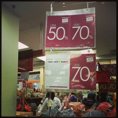 Kenapa perempuan suka shopping?