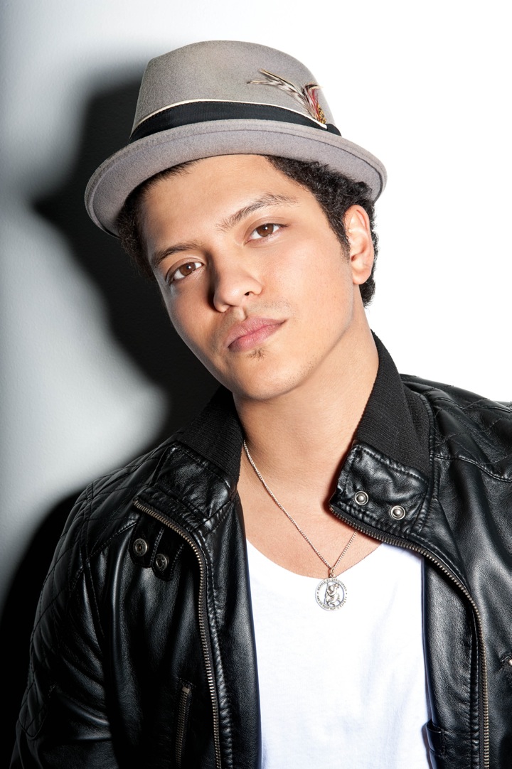 bruno mars foto. underbelly to Bruno Mars.