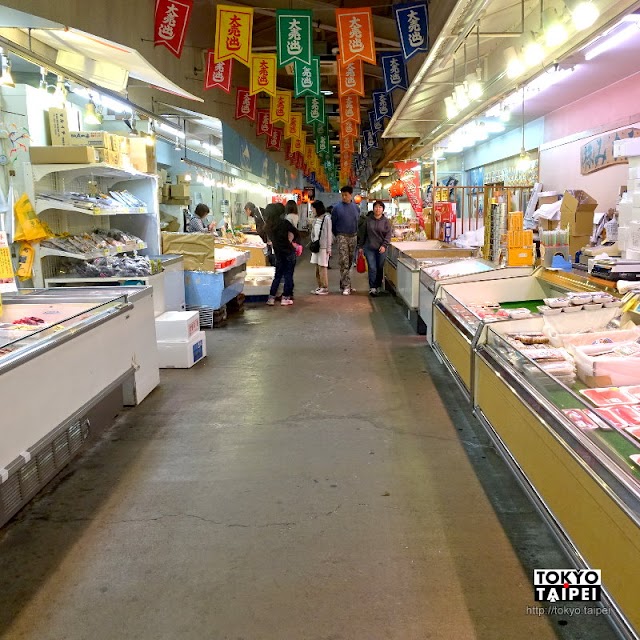 【清水魚市場河岸之市】海港邊吃新鮮海鮮　當地人也逛的魚市場　