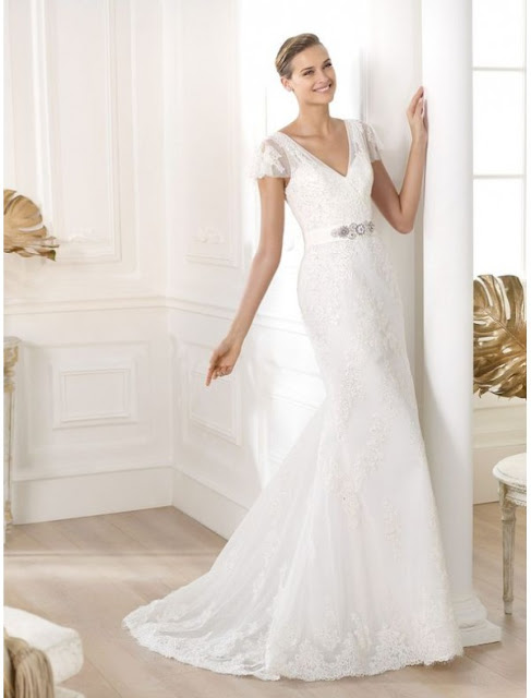 V-neck wedding dress