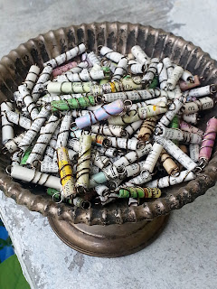 making paper beads