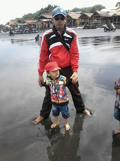 Suasana Pantai Jayanti bersih