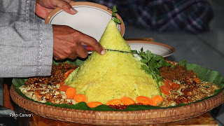 Nasi tumpeng