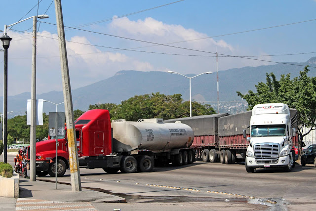 El robo de camiones y autobuses arrecia en México