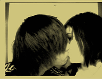 SulfiaNisty: GambaR emo kiss