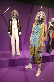 Grace and Frankie season 7 costumes