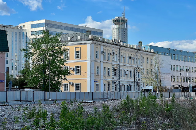 1-й Кожевнический переулок, территория бывшего завода «Аремкуз», офисное здание 1885 года постройки