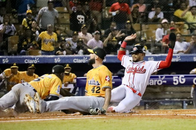 Aguilas disponen de los Leones; Gigantes vencen a los Toros