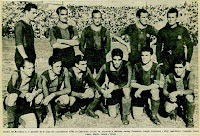 F. C. BARCELONA - Barcelona, España - Temporada 1941-42 - Benito, Rosalench, Escolá, Balmanya y Miró; Sospera, Raich, Lácer, Martín, Zabala y Bravo. F. C. BARCELONA 4 (Escolá 2 y Martín 2), CLUB ATLÉTICO DE BILBAO 3 (Elices 2 y Zarra). 21/06/1942.  Copa de España, final. Madrid, estadio de Chamartín.COPA DEL GENERALÍSIMO, 38ª EDICIÓN: El C. F. BARCELONA gana su 9º título.