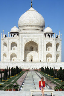 Princess Diana posed alone at Taj Mahal of India