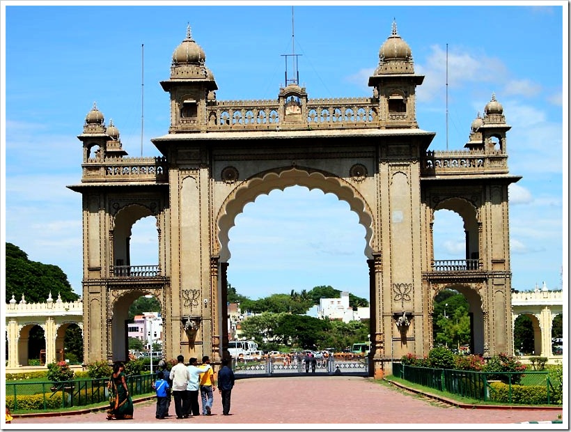 mysore palace - grand entrance_tonemapped